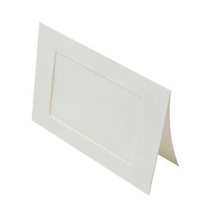 PJ01112 5 1/8” x 7” Natural Frame Card with Rectangle Cut for 4” x 6” Print